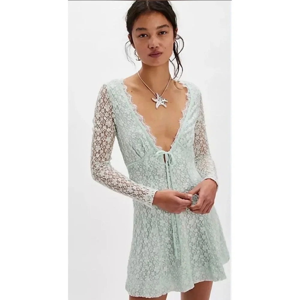 New NWT Free People Petra V Neck Lace Mini Dress size small Mint Green feminine